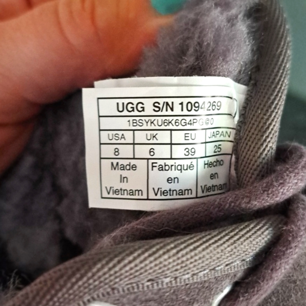 UGG Neumel Sherpa Lined Booties | Size 8 - Picture 5 of 5